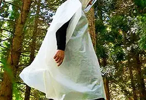 chubasquero fabricado a partir de fécula de patata