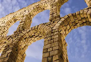 construcción romana para el transporte de agua